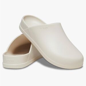 *NWT* Crocs Dylan Clogs